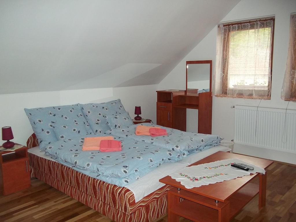 Szikla Vendégház Istenmezeje Camera foto